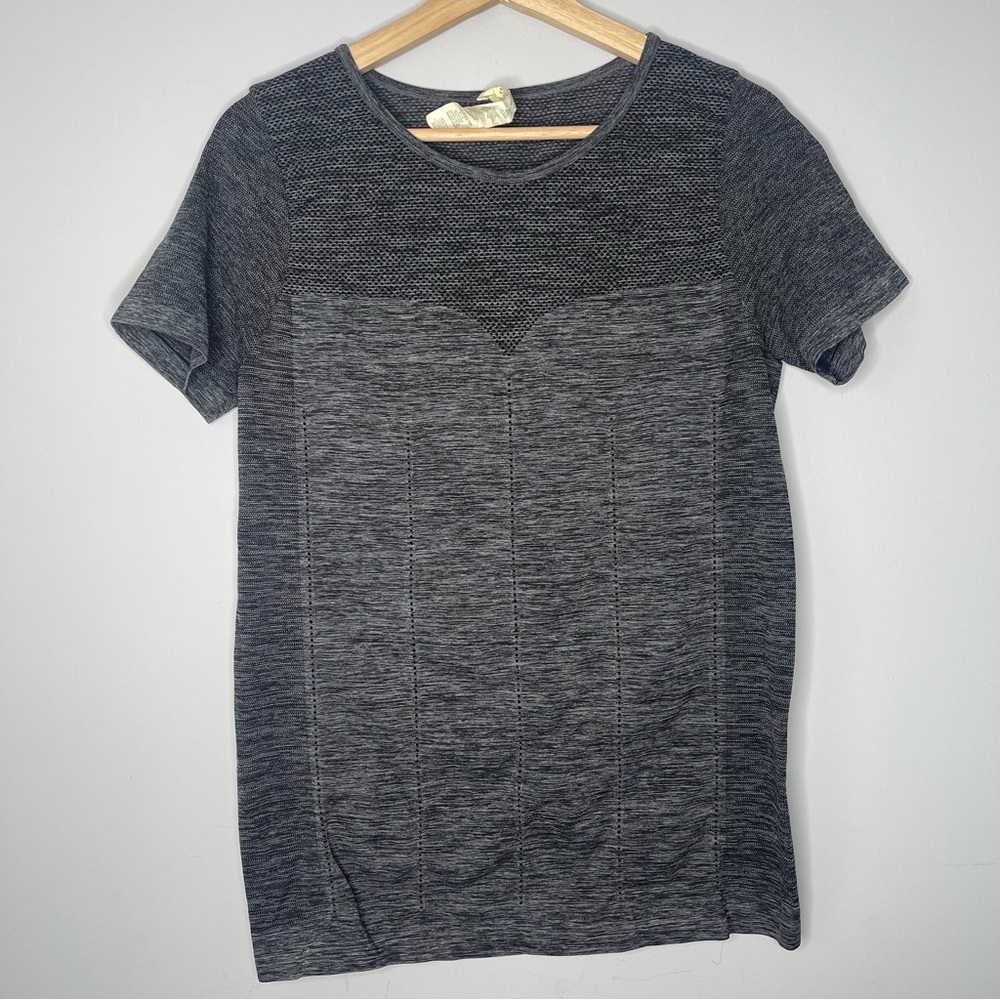 Women’s Fabletics X-Large xl short sleeve‎ athletic top